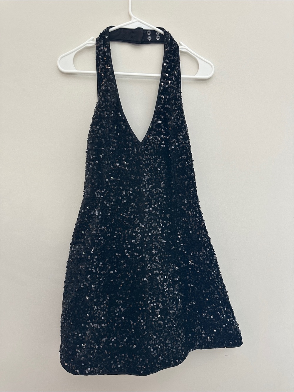Ever New Melbourne size 8 Black Sequin Halter Mini Dress — Evening Sparkle